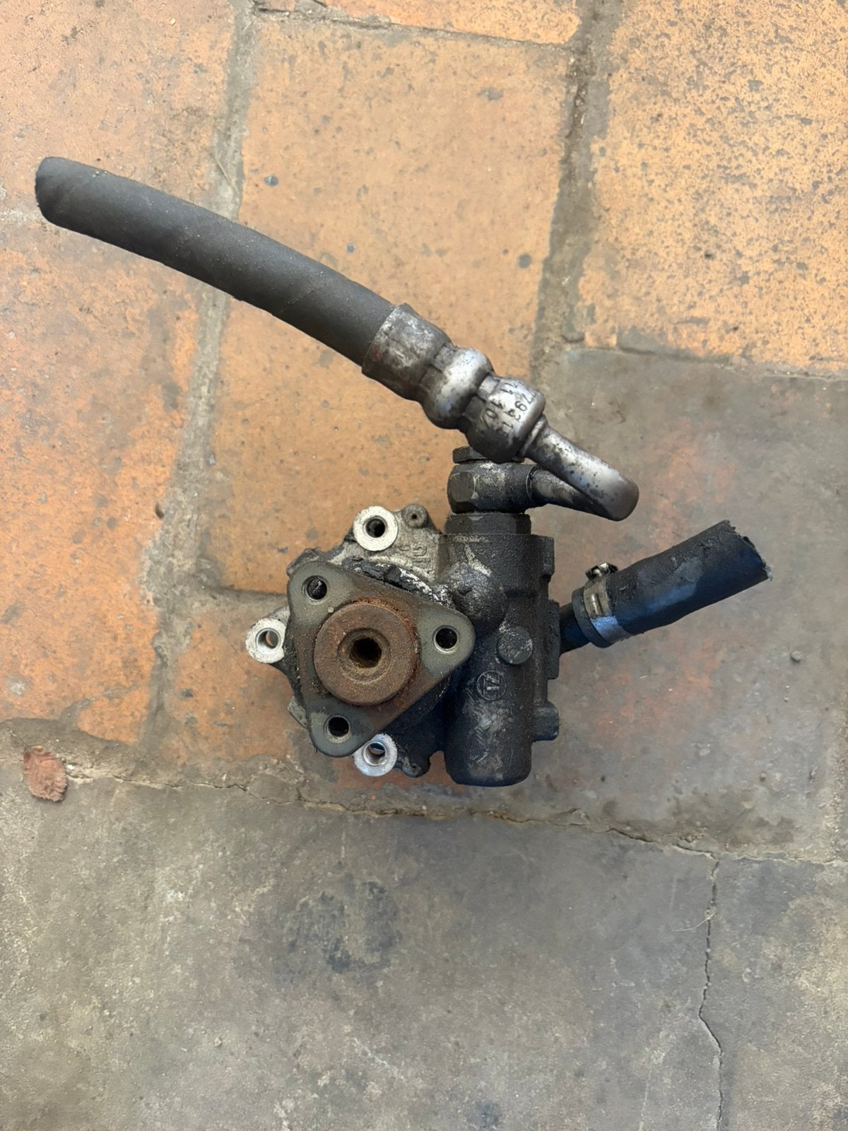 Pompe direction assistée bmw e91 320d m47, Enlèvement ou Envoi