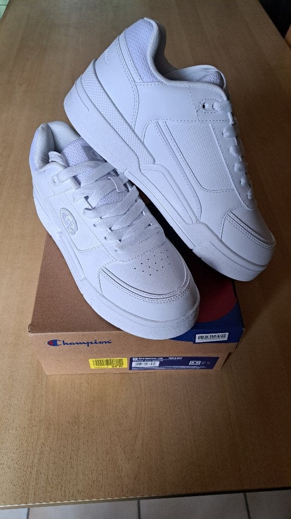 Schoenen Pakket (4st - M 42): Champion, Vêtements | Hommes, Neuf, Autres couleurs, Champion, Enlèvement