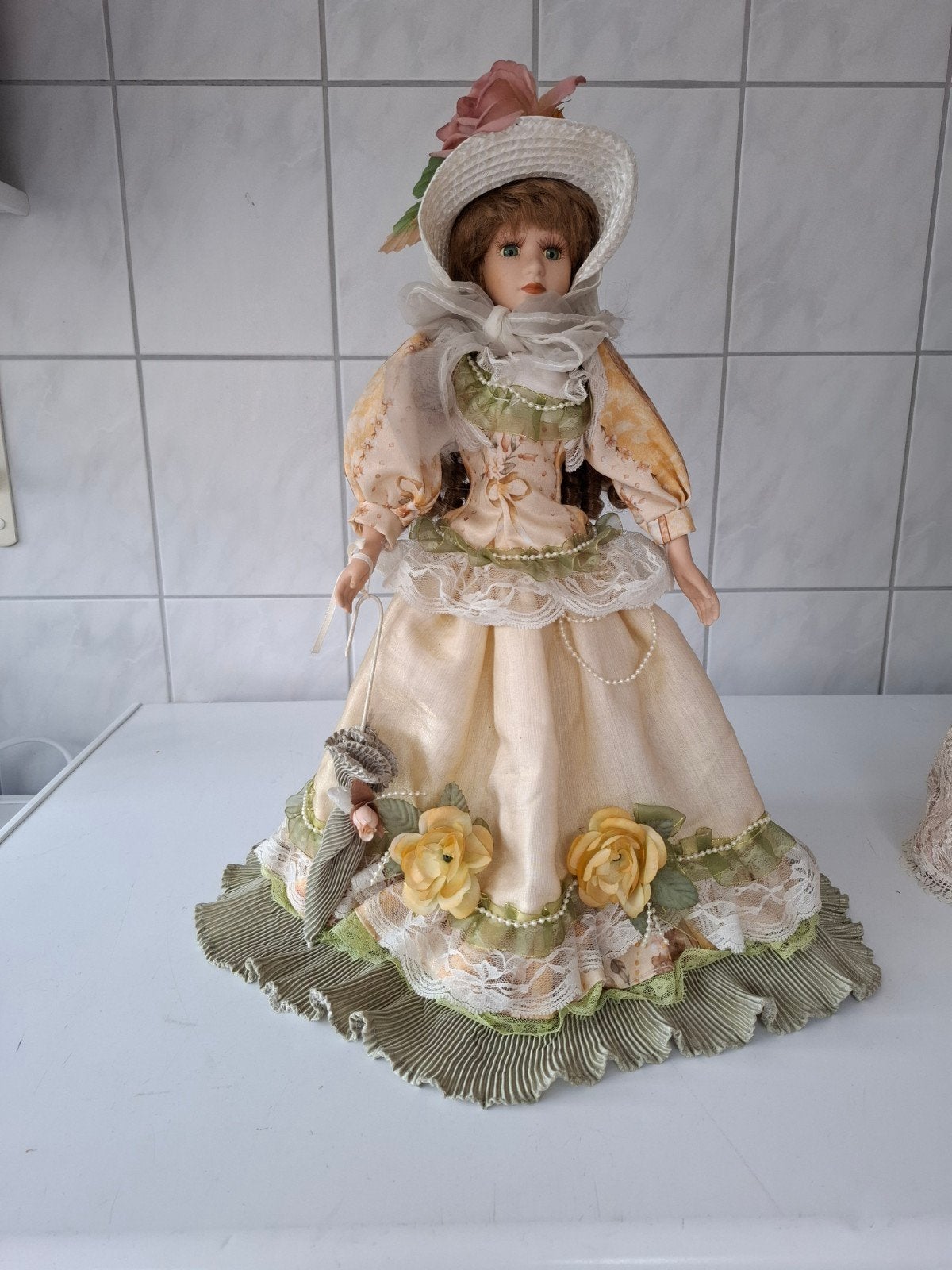 Poupée en porcelaine à vendre, Enlèvement ou Envoi