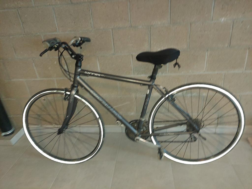 Vélo Specialized pour homme de 5 ans, Enlèvement