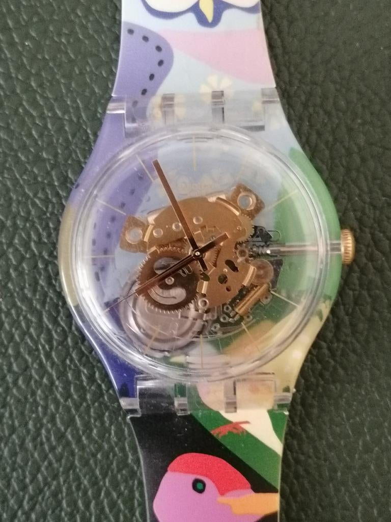 Swatch horloge uniek design, Handtassen en Accessoires, Horloges | Dames, Ophalen, Swatch
