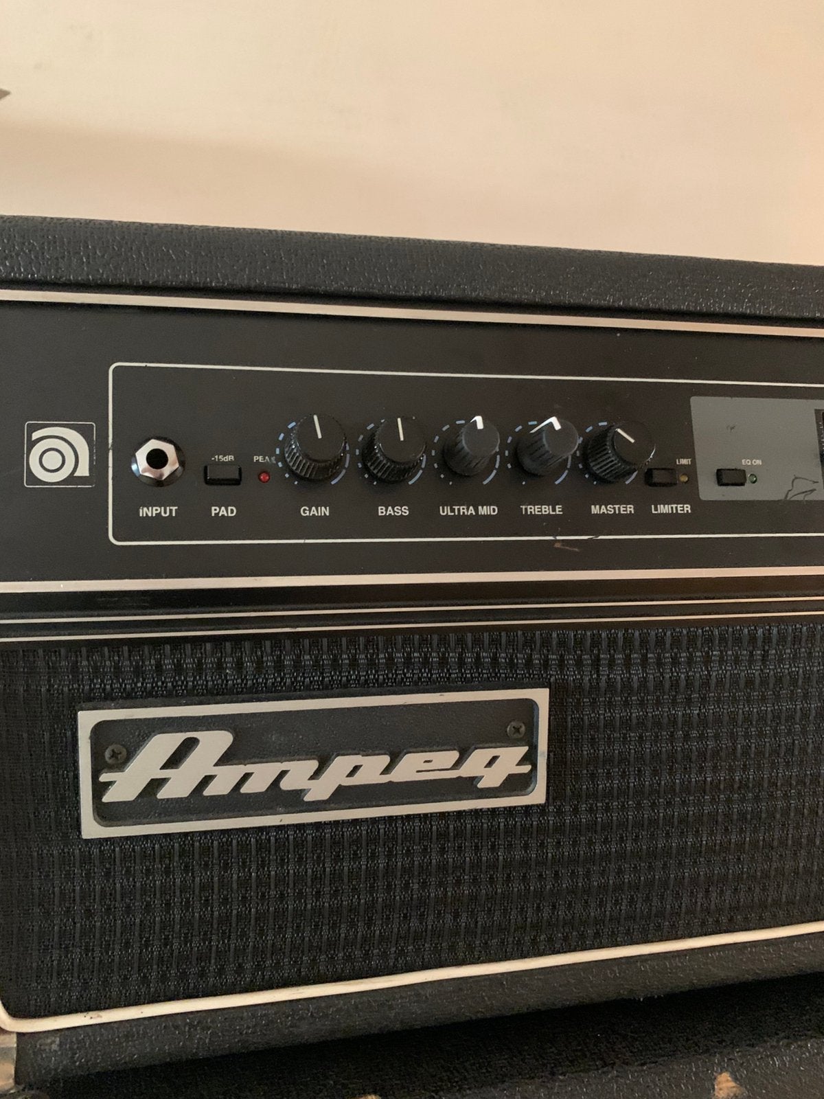 Ampeg SVT 350H, Musique & Instruments, Enlèvement, Utilisé, Guitare basse, 100 watts ou plus