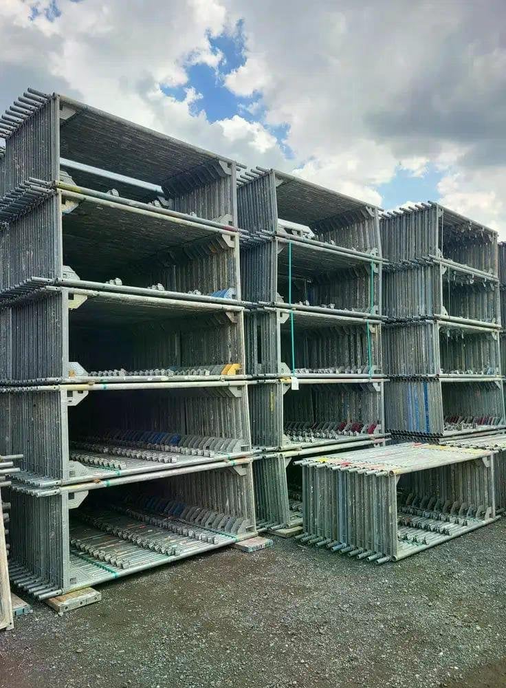 Échafaudage de façade Layher d'occasion de 1000 m², Enlèvement ou Envoi, Utilisé
