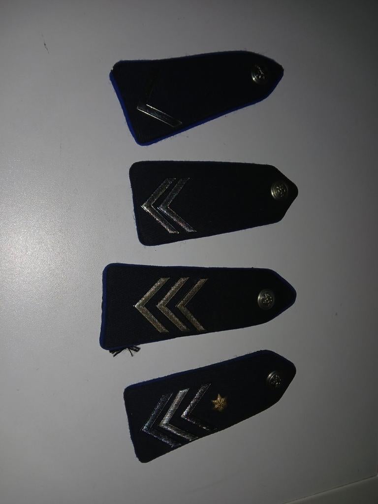 Lot de grade de la police communale, Collections, Objets militaires | Général