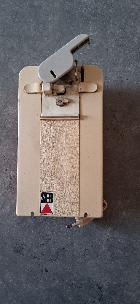 Ouvre boite vintage, Enlèvement