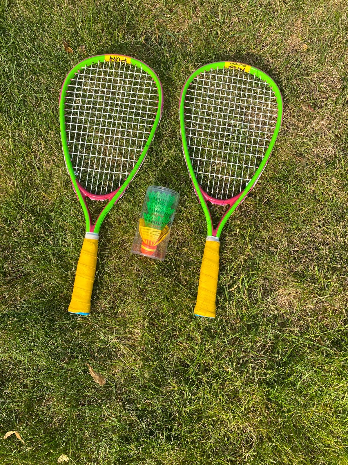 2 groene badminton raketjes, Sport en Fitness, Squash, Ophalen of Verzenden, Zo goed als nieuw