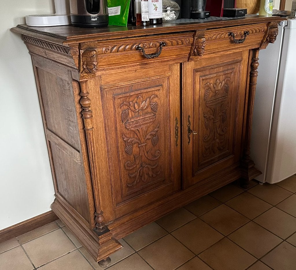 Authentieke massief eiken dressoirkast met houtsnijwerk, Antiek en Kunst, Ophalen