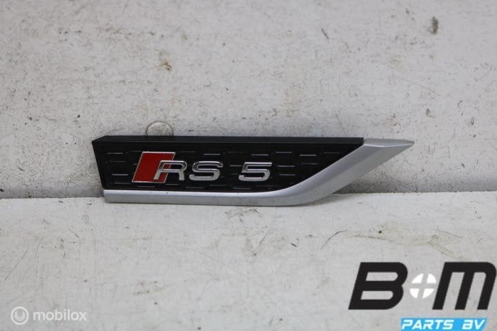 Embleem spatscherm rechts Audi RS5 8W 8W6853602D PUZ, Gebruikt
