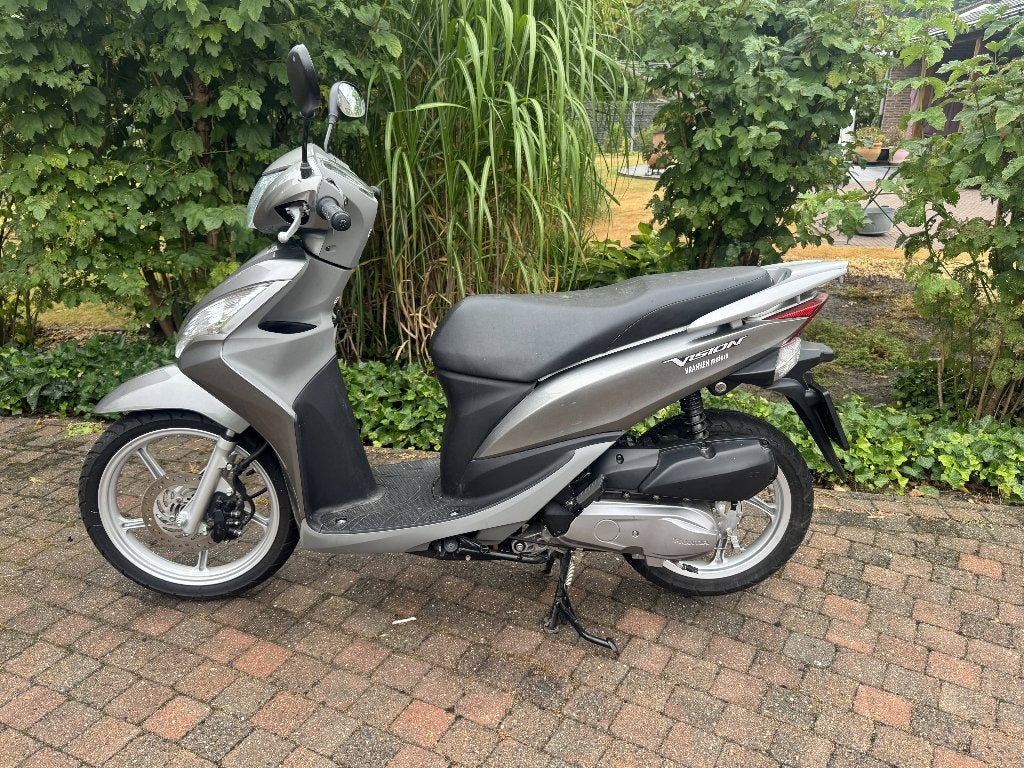 HONDA VISION 110, Fietsen en Brommers, Ophalen, Honda, 108 cc, Zo goed als nieuw