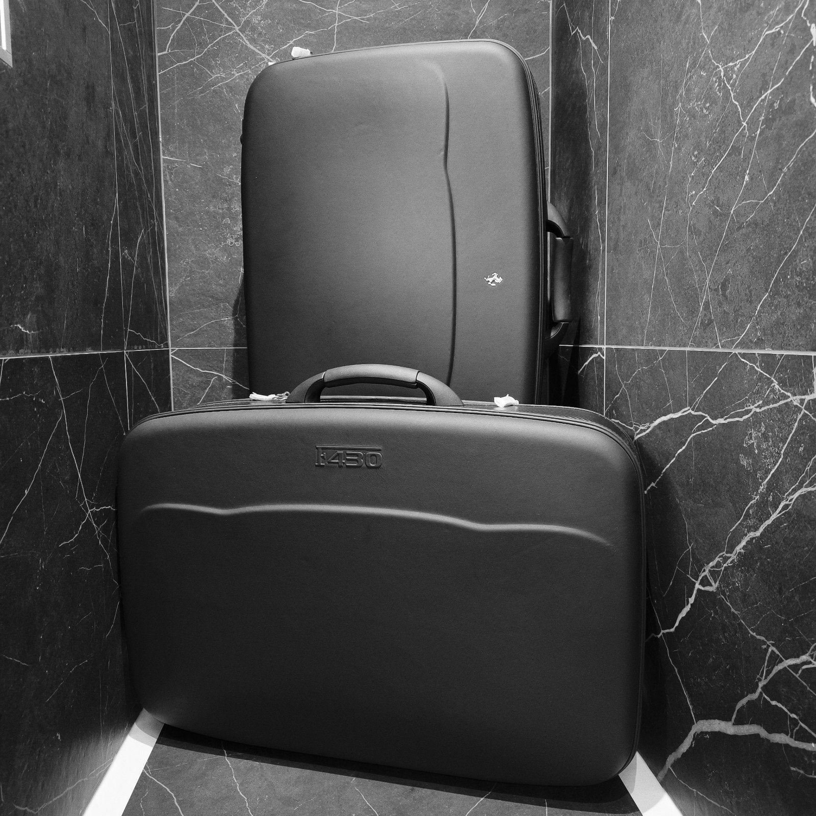 Bagage Ferrai F 430 Set de 3 Pièces NOIR Cuir et Carbone Cré, Enlèvement ou Envoi, Neuf, Adulte unisexe