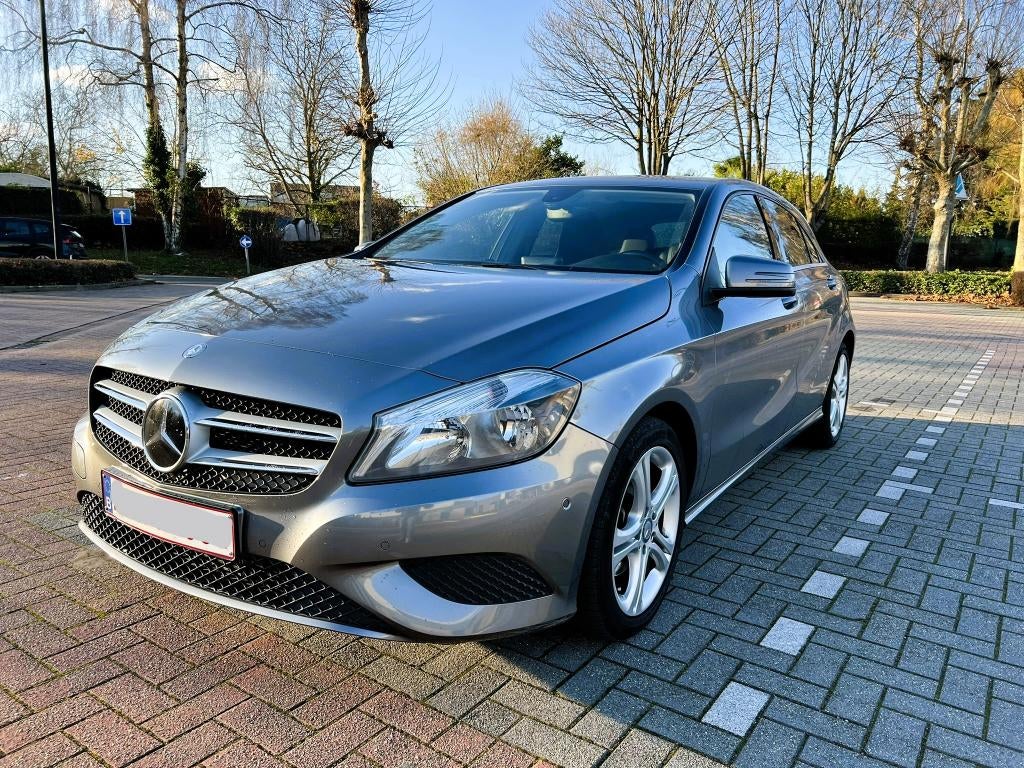 Mercedes-Benz A 180 BE Edition, Auto's, Mercedes-Benz, 4 cilinders, Leder en Stof, USB, 5 deurs