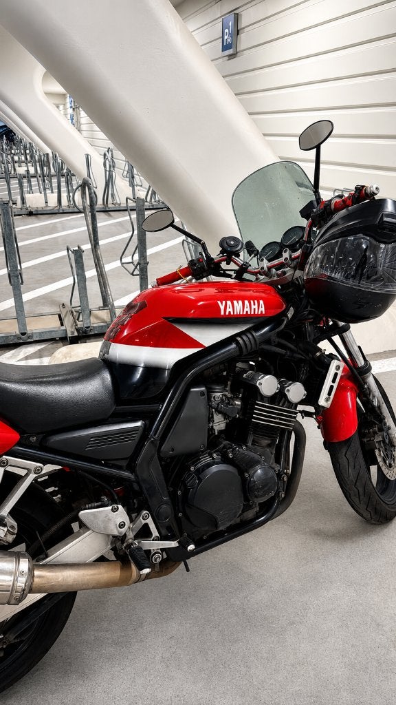 Yamaha FZS600, Motos, Motos | Yamaha, Occasion, Plus de 35 kW, Échappement sport, 4 cylindres