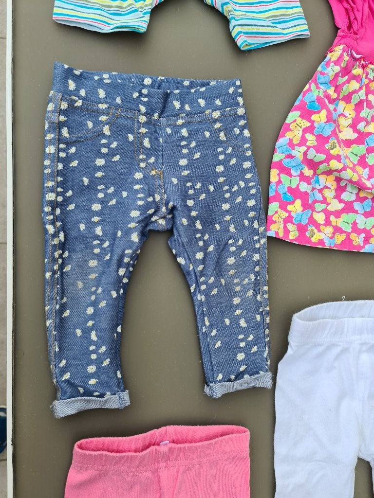 blauwe broek met bloemen Zara 6-9m/74cm, Enfants & Bébés, Enlèvement, Comme neuf