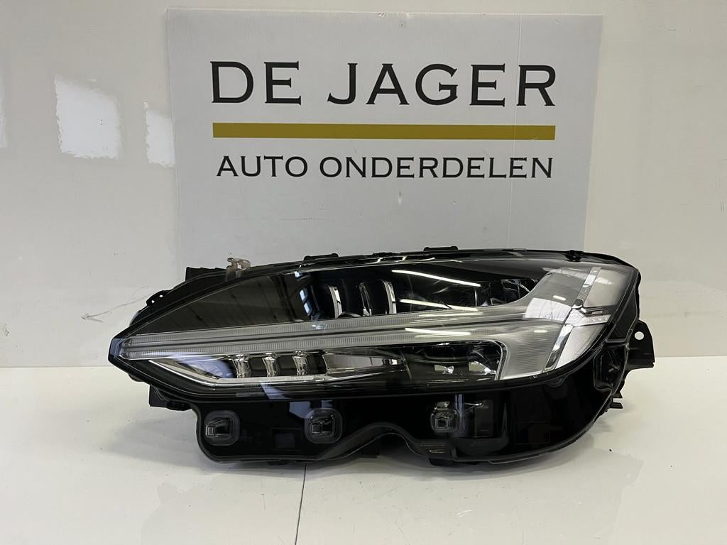VOLVO V90 S90 FULL LED ACTIVE HIGH BEAM KOPLAM 31655185, Gebruikt, Gunnar Engellaus vag 8
405 31  Gothenburg, SE, Info@volvocars.com
