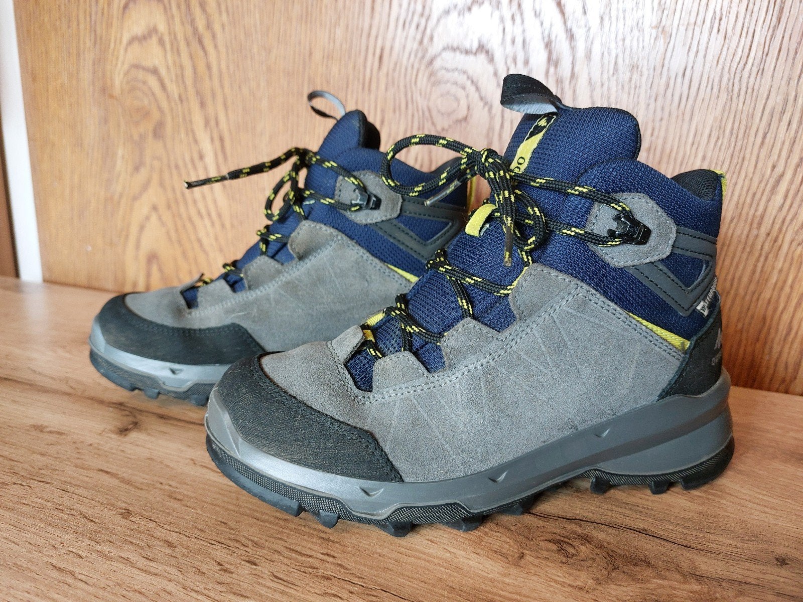 Chaussures de marche Quechua taille 33, Sports & Fitness, Enlèvement ou Envoi, Comme neuf, Chaussures