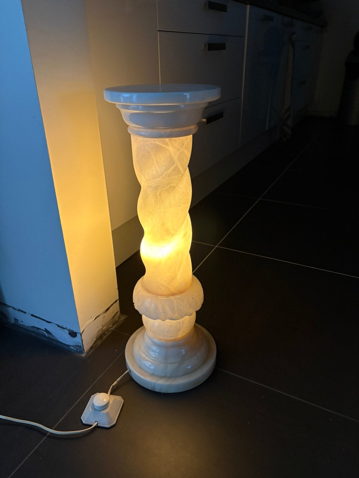 Lichtgevende marmeren zuil, Ophalen, Gebruikt