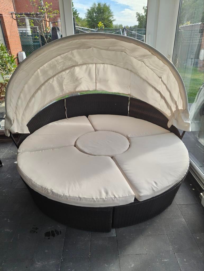 Rond Ligbed voor Terras, Ophalen