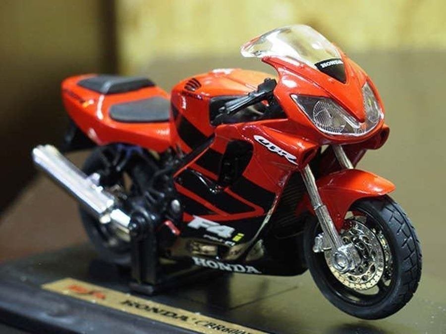 Honda CBR600F4 CBR600 sport red 1:18 Maisto, Hobby en Vrije tijd, Modelauto's | 1:18, Nieuw, Motor, Maisto, Ophalen of Verzenden