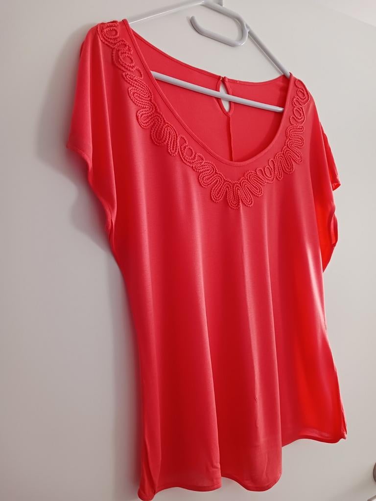 T- shirt merk Mayerline te koop.M 42, Kleding | Dames, T-shirts, Ophalen, Mayerline, Maat 42/44 (L), Zo goed als nieuw