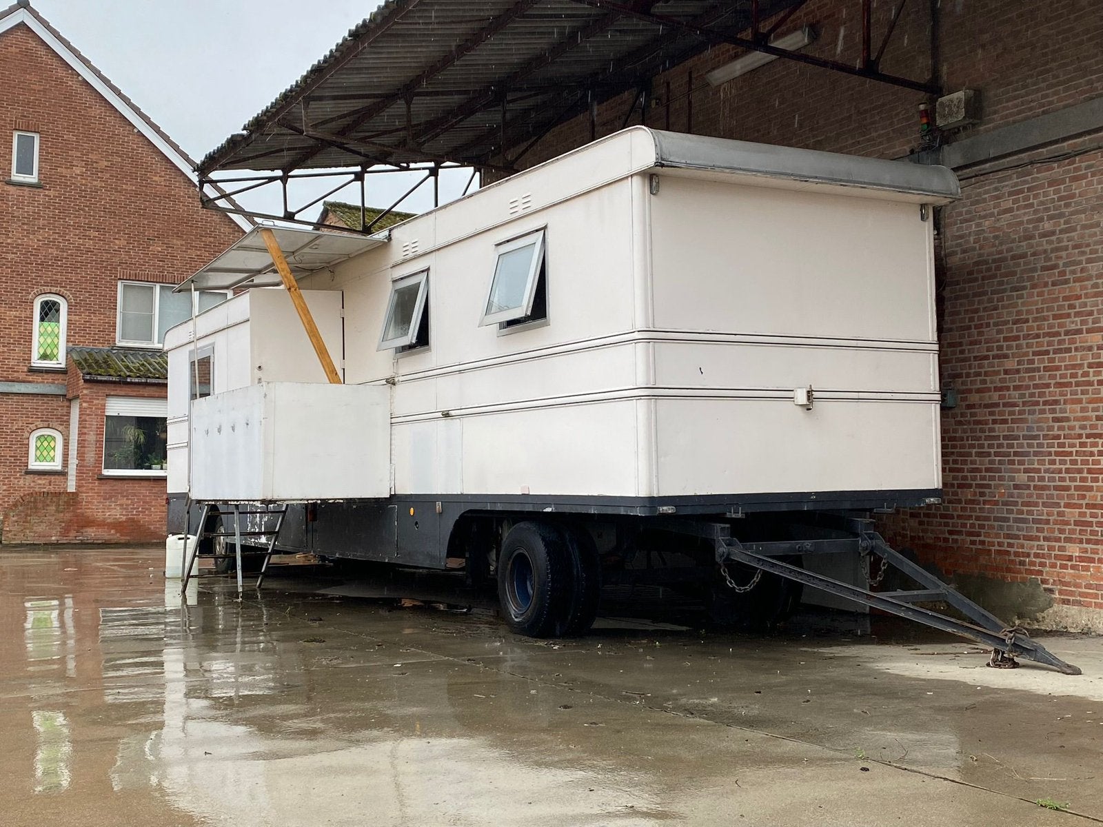 Woonwagen, Ophalen, Gebruikt