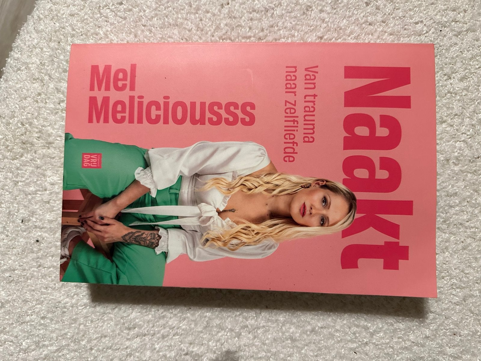 Boek 'naakt', Verzenden, Zo goed als nieuw