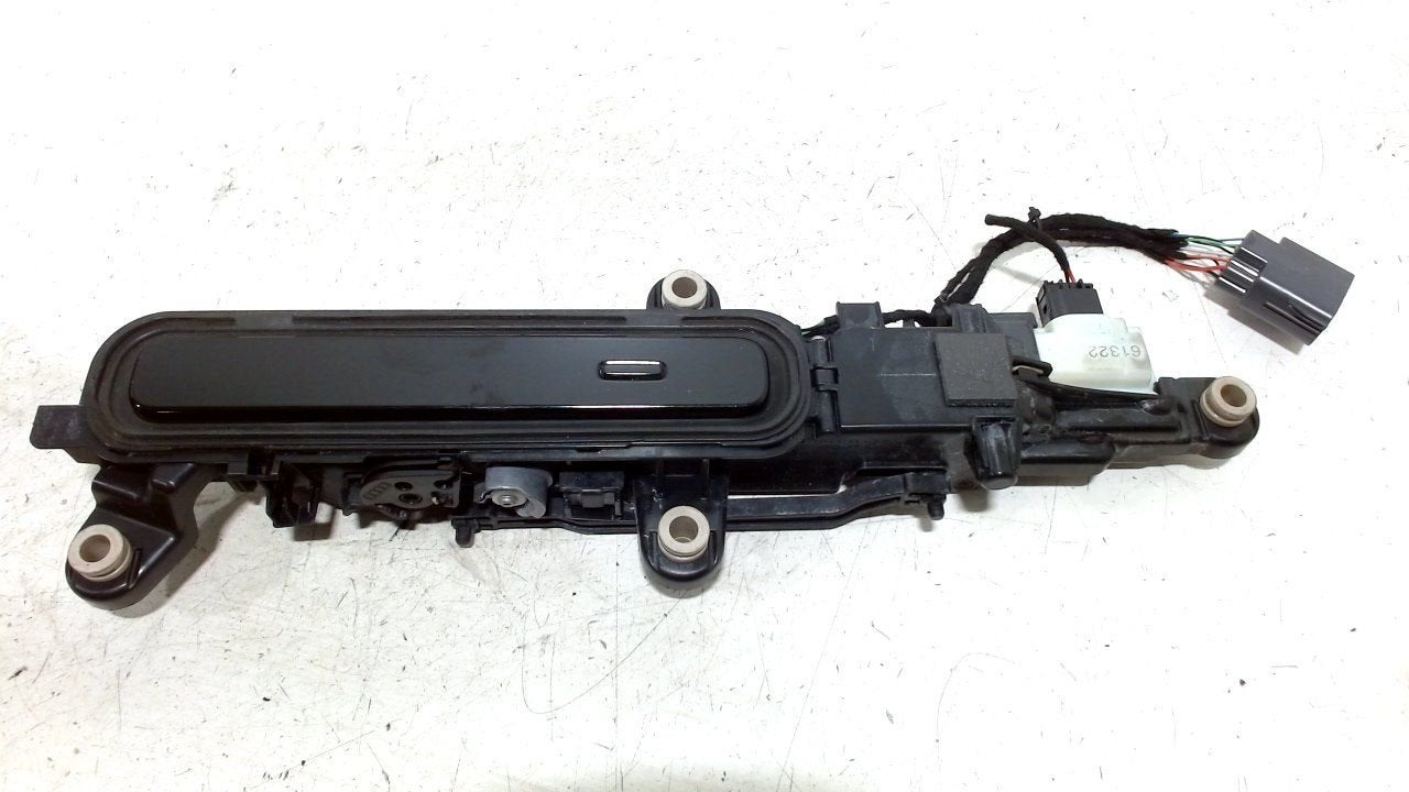 Portiergreep links achter Land Rover Velar, Auto-onderdelen, Onderdelen@venauto.nl, Van der Ven Autorecycling B.V., Ettenseweg 76, 4706 PB Roosendaal, The Netherlands