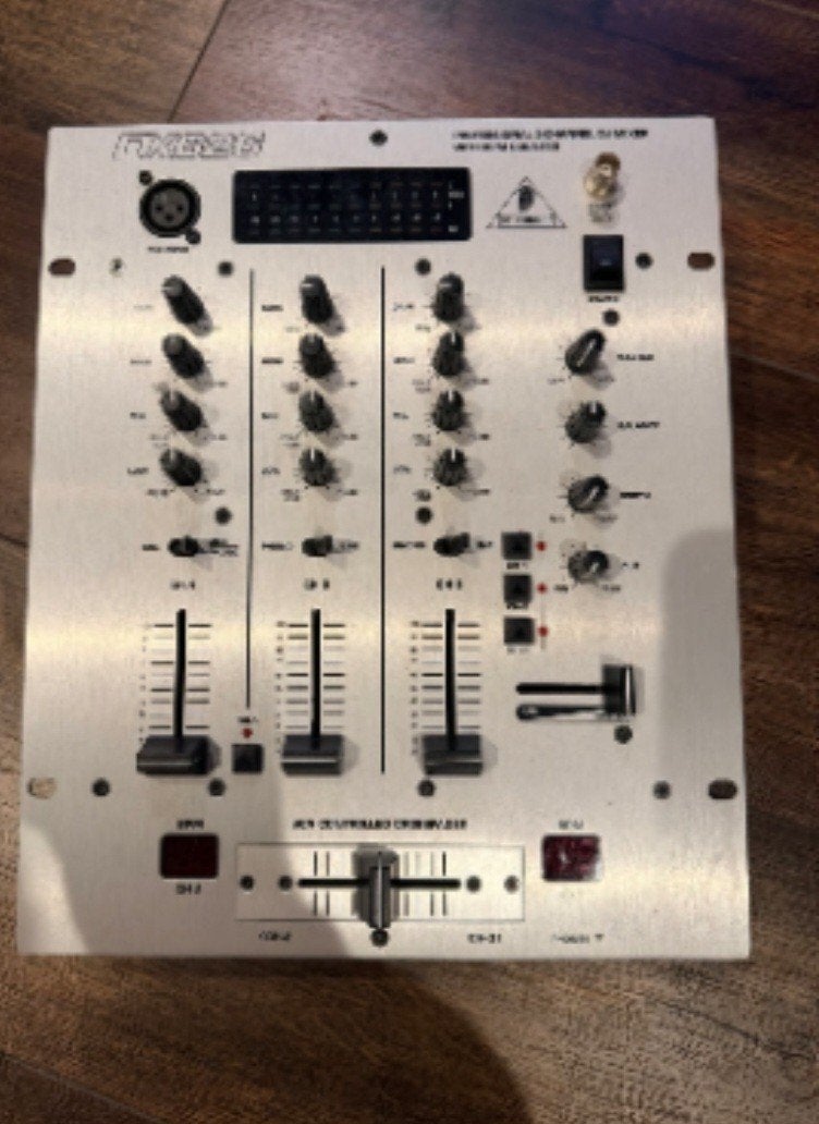 Behringer djx626 mengpaneel, Muziek en Instrumenten, Ophalen, Gebruikt, Minder dan 5 kanalen, Microfooningang