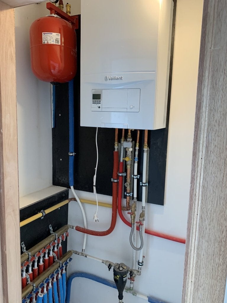 #chauffagiste #électricien #plomberie 0483650085, Enlèvement ou Envoi