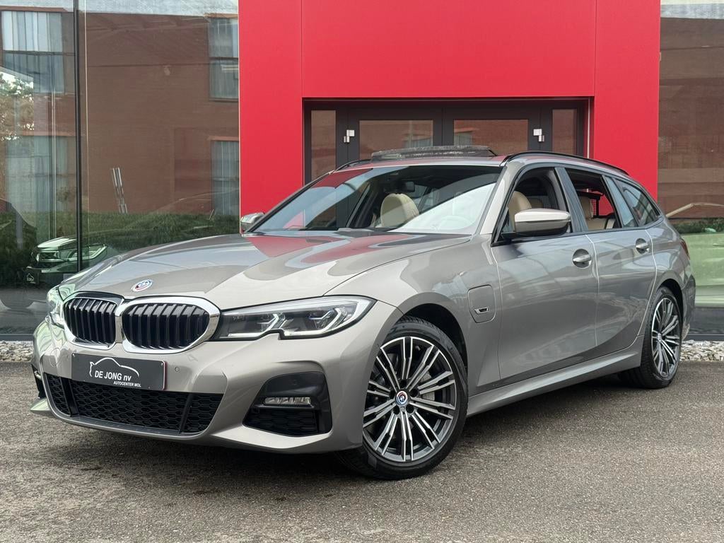 Bmw 330e M-sport Pano/Laser/Sfeer/Trekhaak/Apple/ BTW wagen, Auto's, BMW, Automaat, 1998 cc, Achterwielaandrijving, Leder