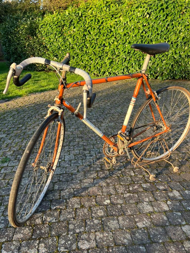 Oude koersfiets DOSSCHE SPORT., Ophalen