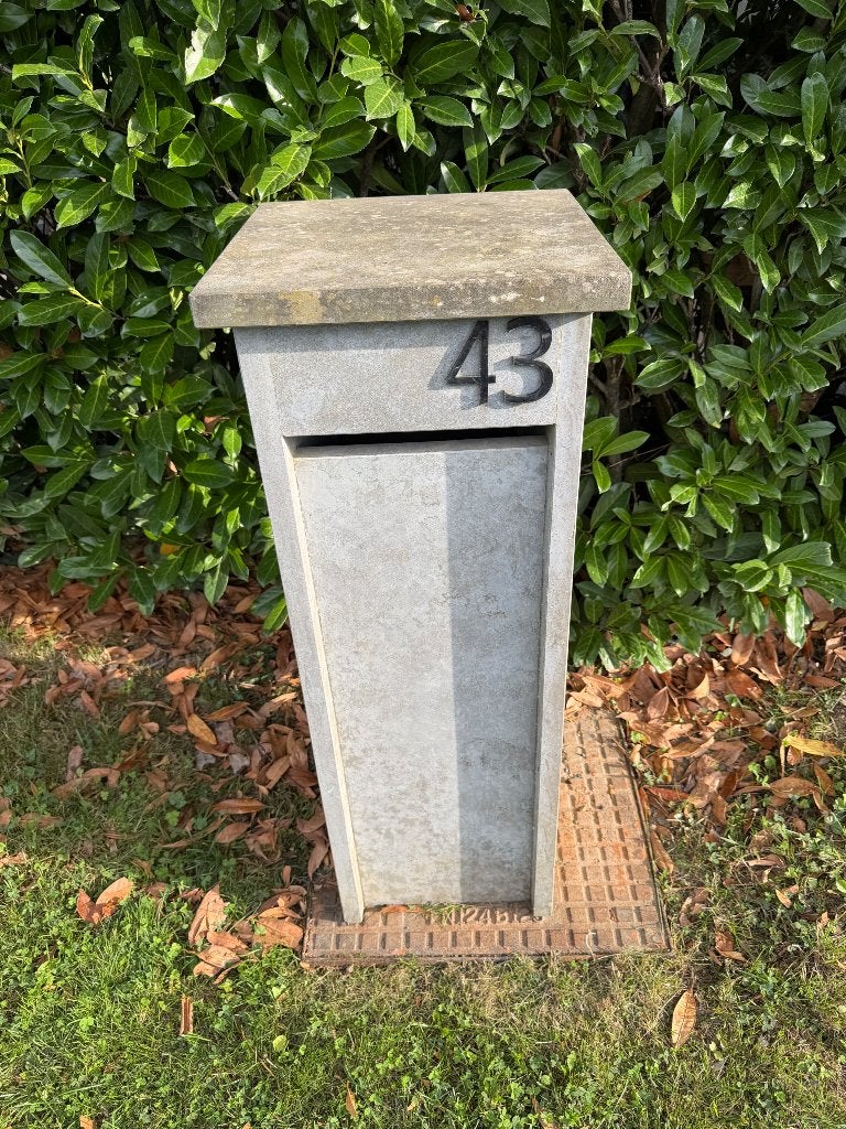 Boîte aux lettres en pierre, Tuin en Terras, Brievenbussen, Ophalen, Gebruikt, Hardsteen, Staande brievenbus