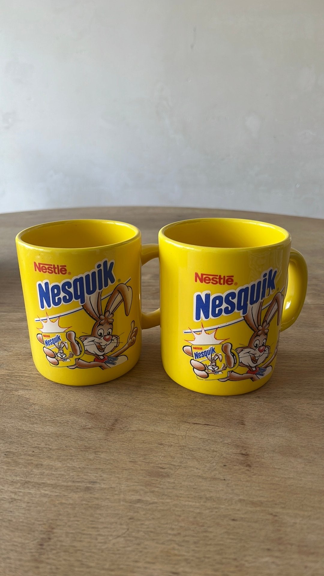 Lot de 2 tasses Nesquik, Maison & Meubles, Mug, Enlèvement, Utilisé, Autres styles