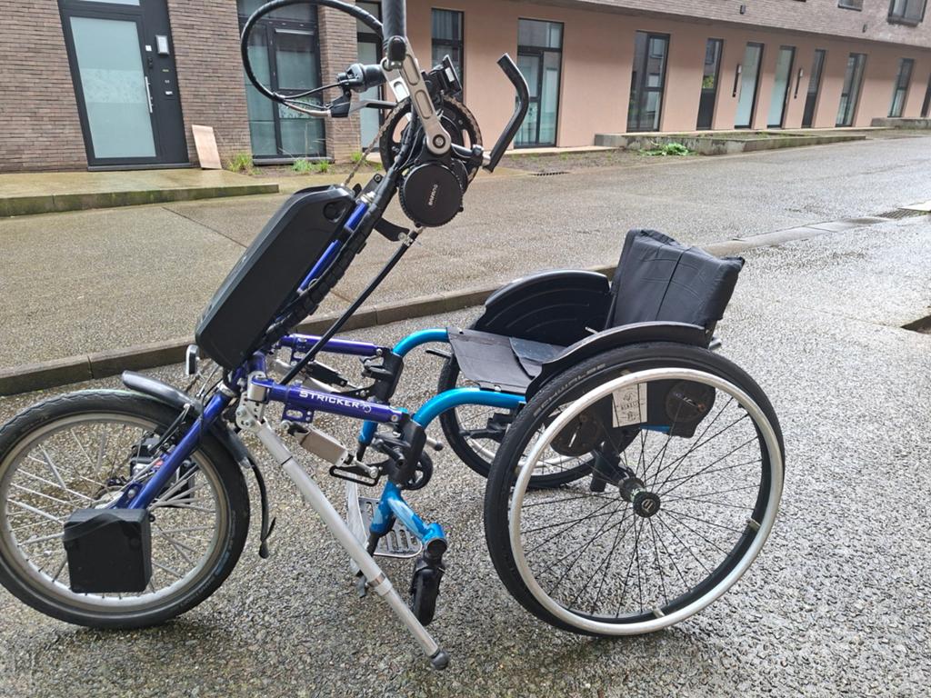 Handbike avec assistance motrice, Divers, Chaises roulantes, Enlèvement, Comme neuf