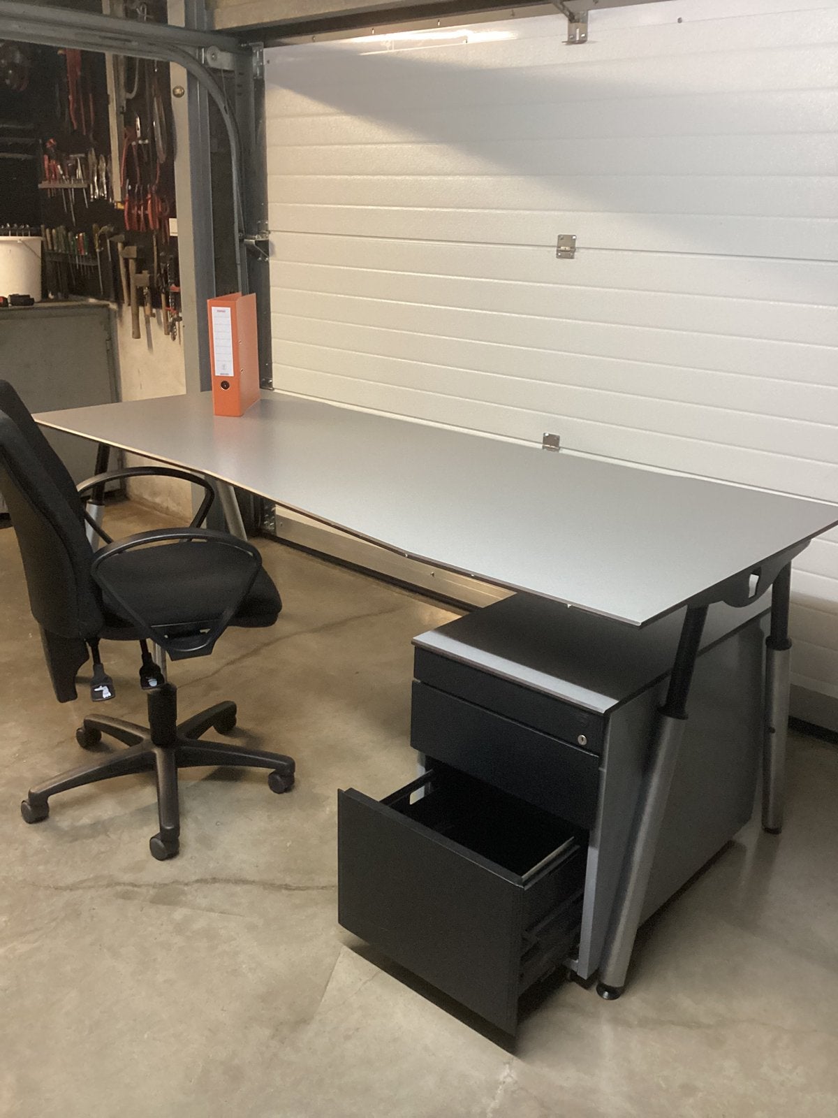 Bureau + stoel + ladeblok, Ophalen, In hoogte verstelbaar