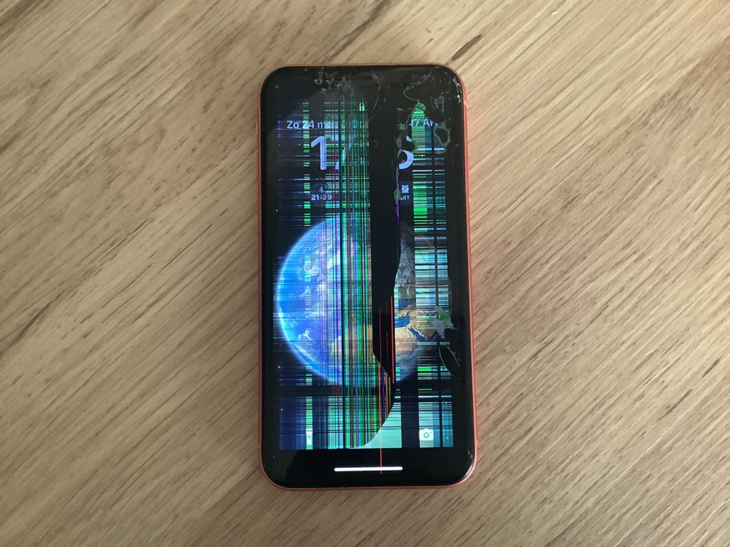 iPhone XR 128GB Koraal - Scherm Kapot (Achterkant Heel), Telecommunicatie, 128 GB, Ophalen, Zo goed als nieuw, Touchscreen