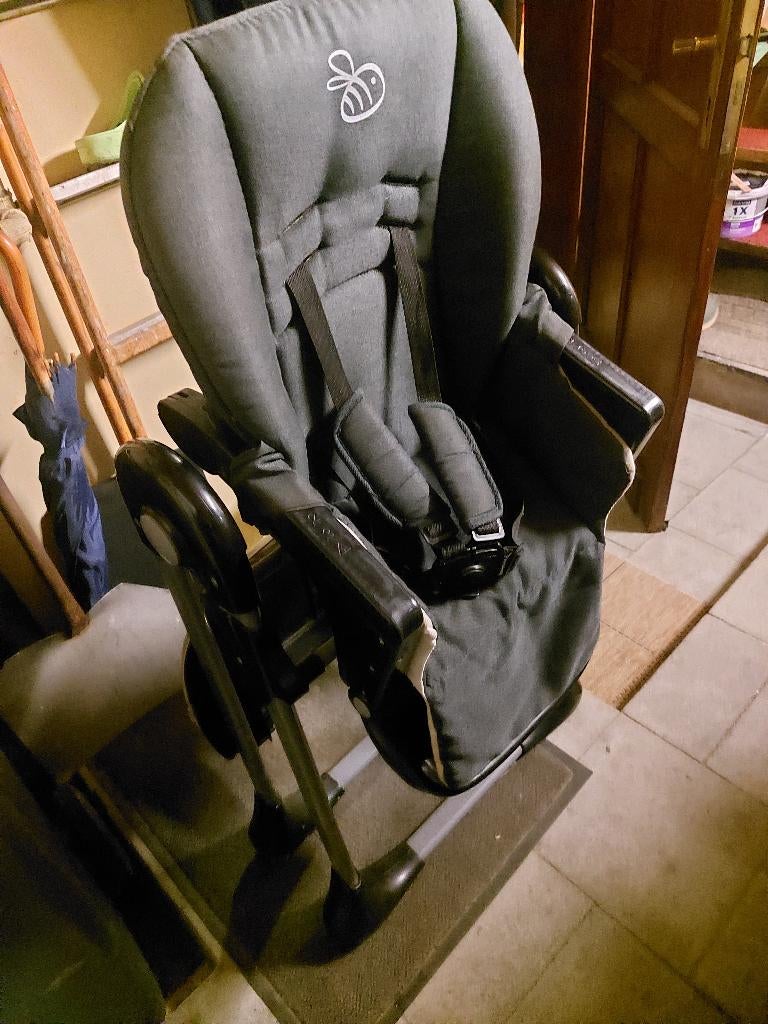 chaise haute 15€, Enlèvement, Comme neuf, Chaise pliante, Plateau amovible