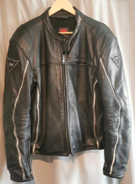Veste moto Dainese cuir homme - Taille 54 (L), Motos, DAINESE, Seconde main, Enlèvement ou Envoi, Manteau | cuir