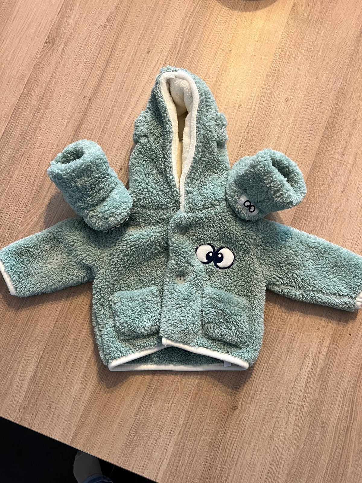 Woody gilet (3m) en slofjes (0/6m) zeegroen, Enfants & Bébés, Vêtements de bébé | Taille 56, Enlèvement, Neuf