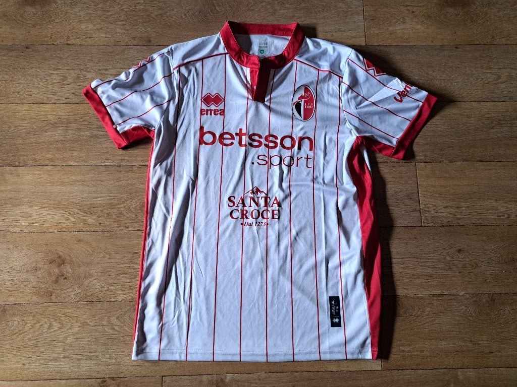 SSC Bari voetbalshirt, Sport en Fitness, Voetbal, Maat M, Ophalen of Verzenden, Zo goed als nieuw, Shirt