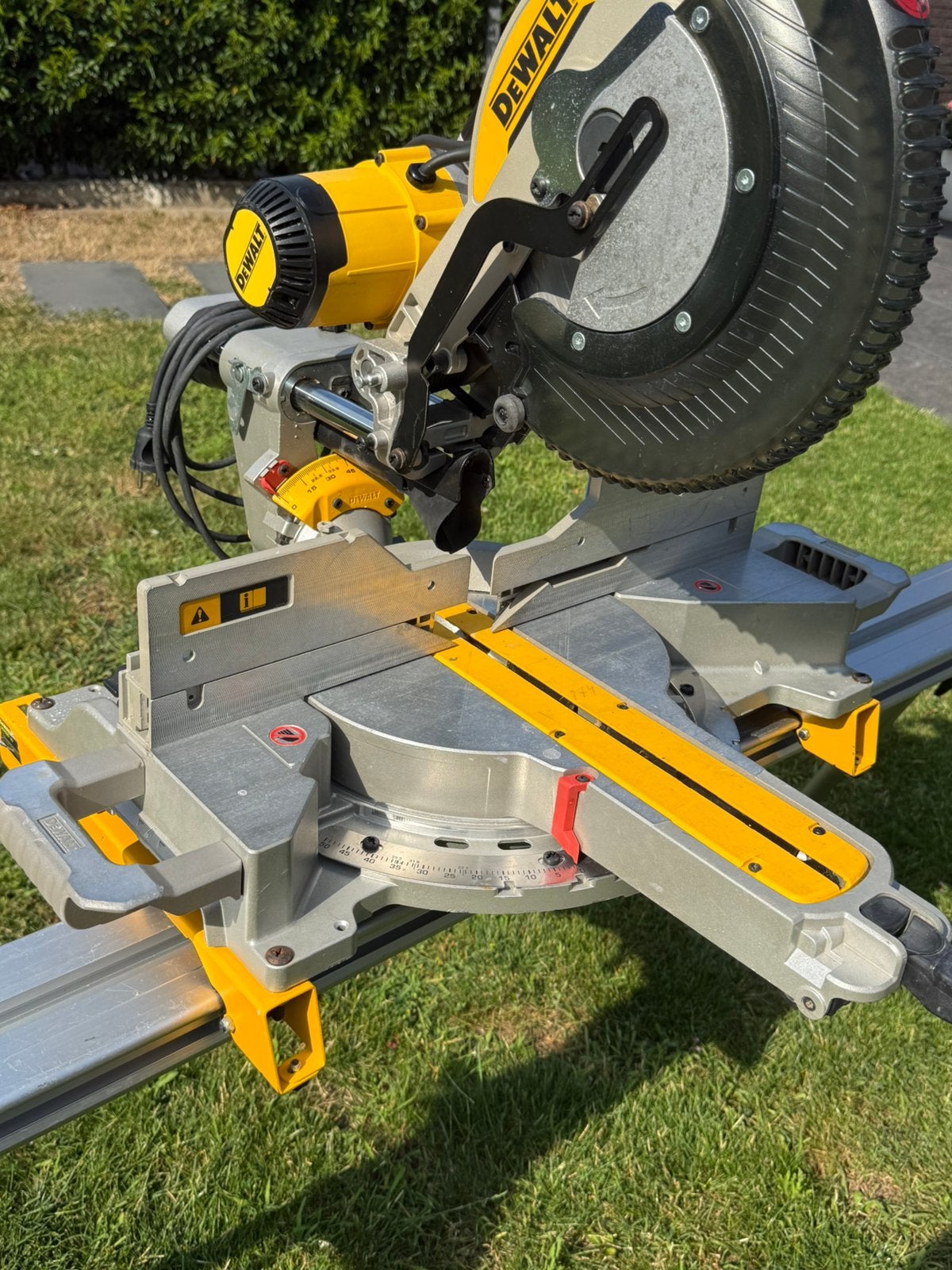 Dewalt DWS780 QS XPS met onderstel !, Doe-het-zelf en Bouw, Ophalen, Zo goed als nieuw, Afkortzaag