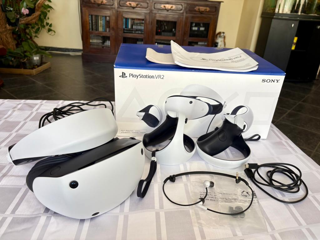 Sony Ps VR2 met doos en boekjes, Games en Spelcomputers, Ophalen, Zo goed als nieuw