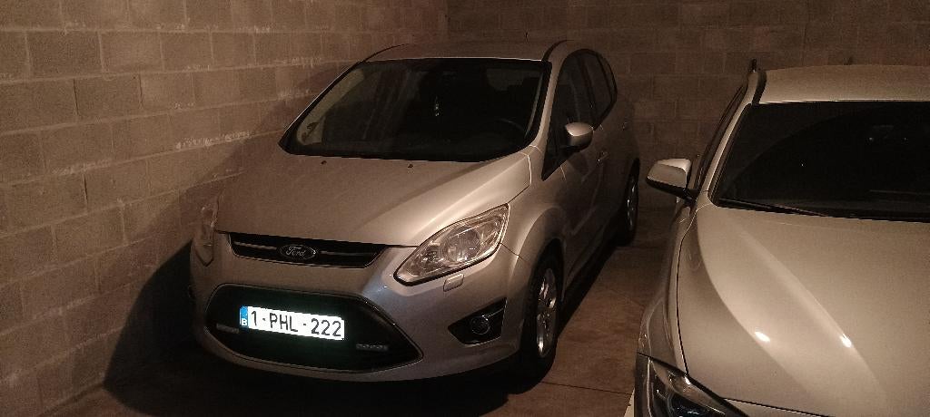 Ford cmax 5 places 1.6d 115cv attache remorque 220 km, 5 portes, Particulier, 4 cylindres, 85 kW