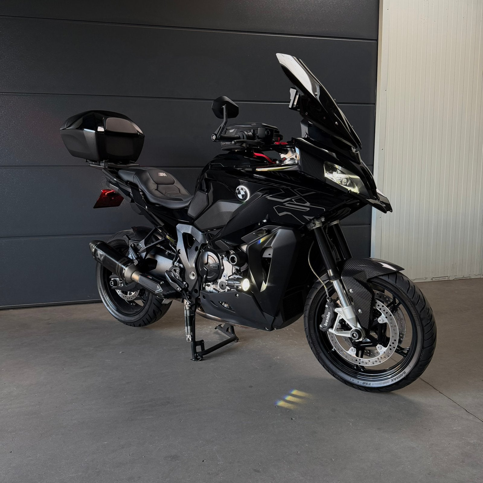 BMW S1000XR Custom | FULL Akrapovic | Package M Carbon | TVA, Motos, Tourisme, Entreprise, Occasion, Poignées chauffantes