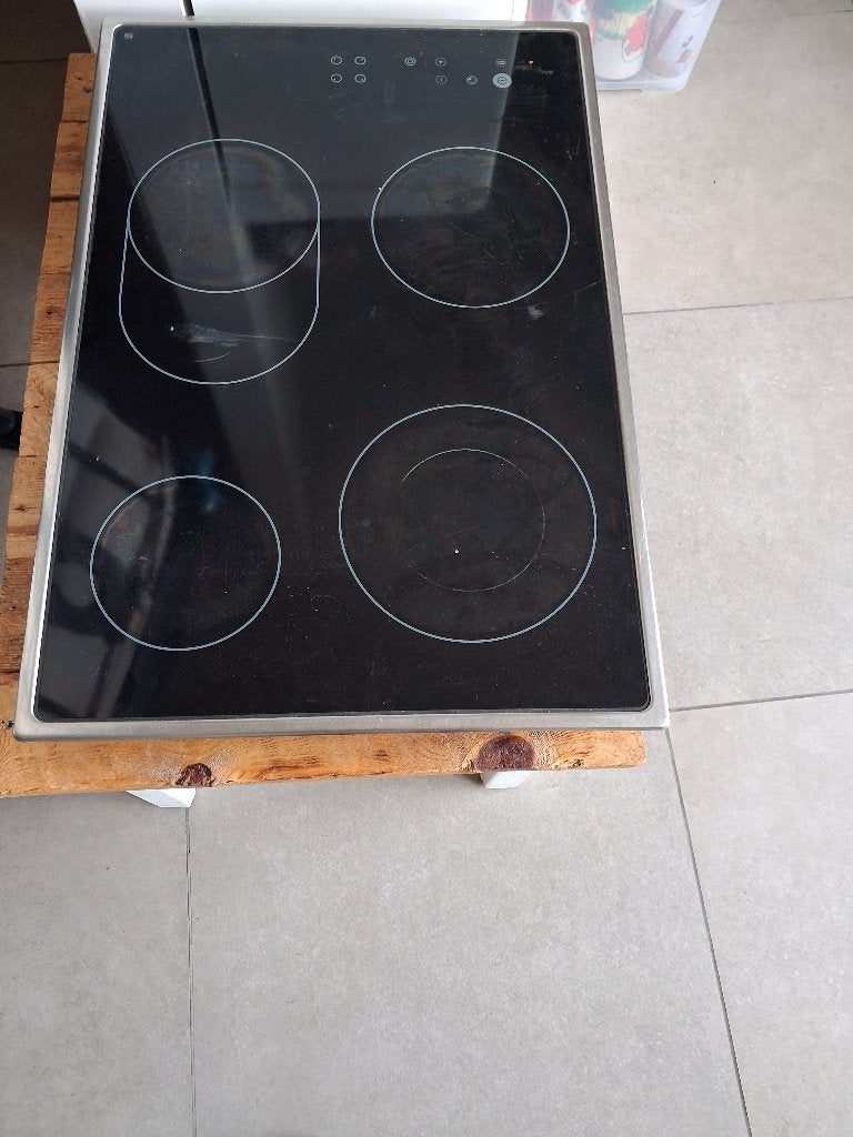 Elektrisch fornuis, Electroménager, Cuisinières, 4 zones de cuisson, Encastré, Enlèvement, Utilisé