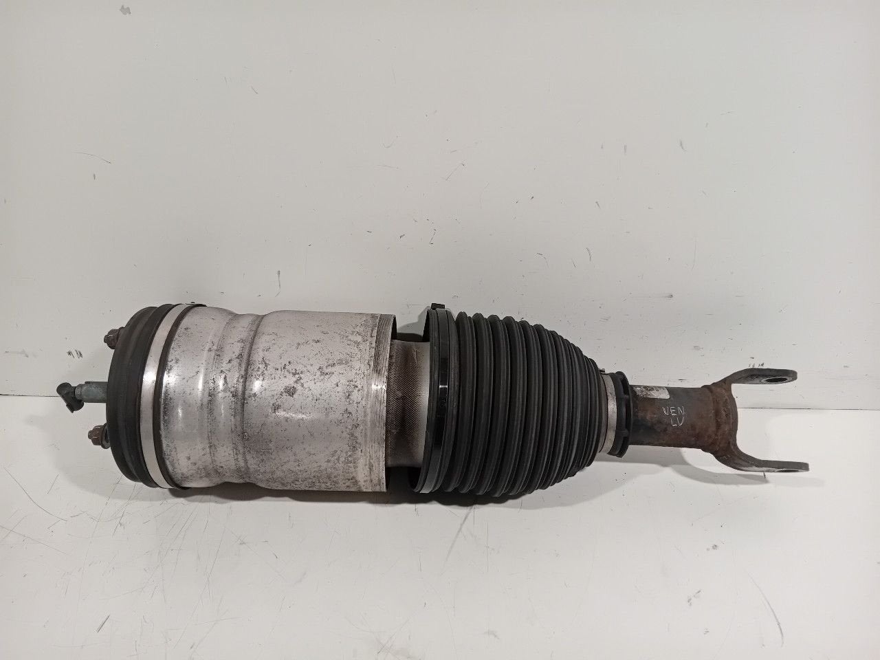 Veerpoot links voor Ram 1500, Onderdelen@venauto.nl, Van der Ven Autorecycling B.V., Ettenseweg 76, 4706 PB Roosendaal, The Netherlands
