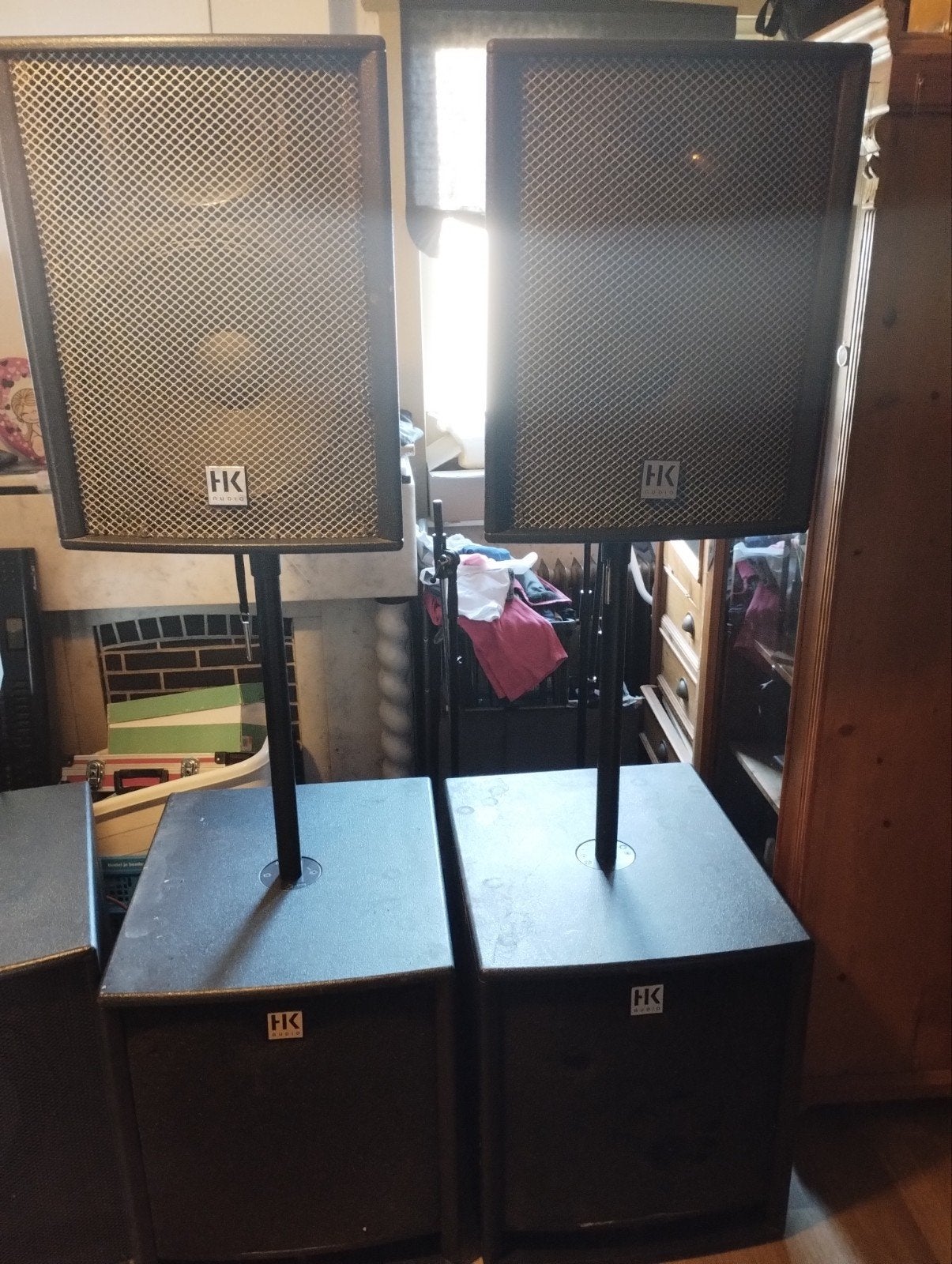 HK AUDIO pro 18 laag en HK pro 15 toppen
met paaltjes en kab, Ophalen