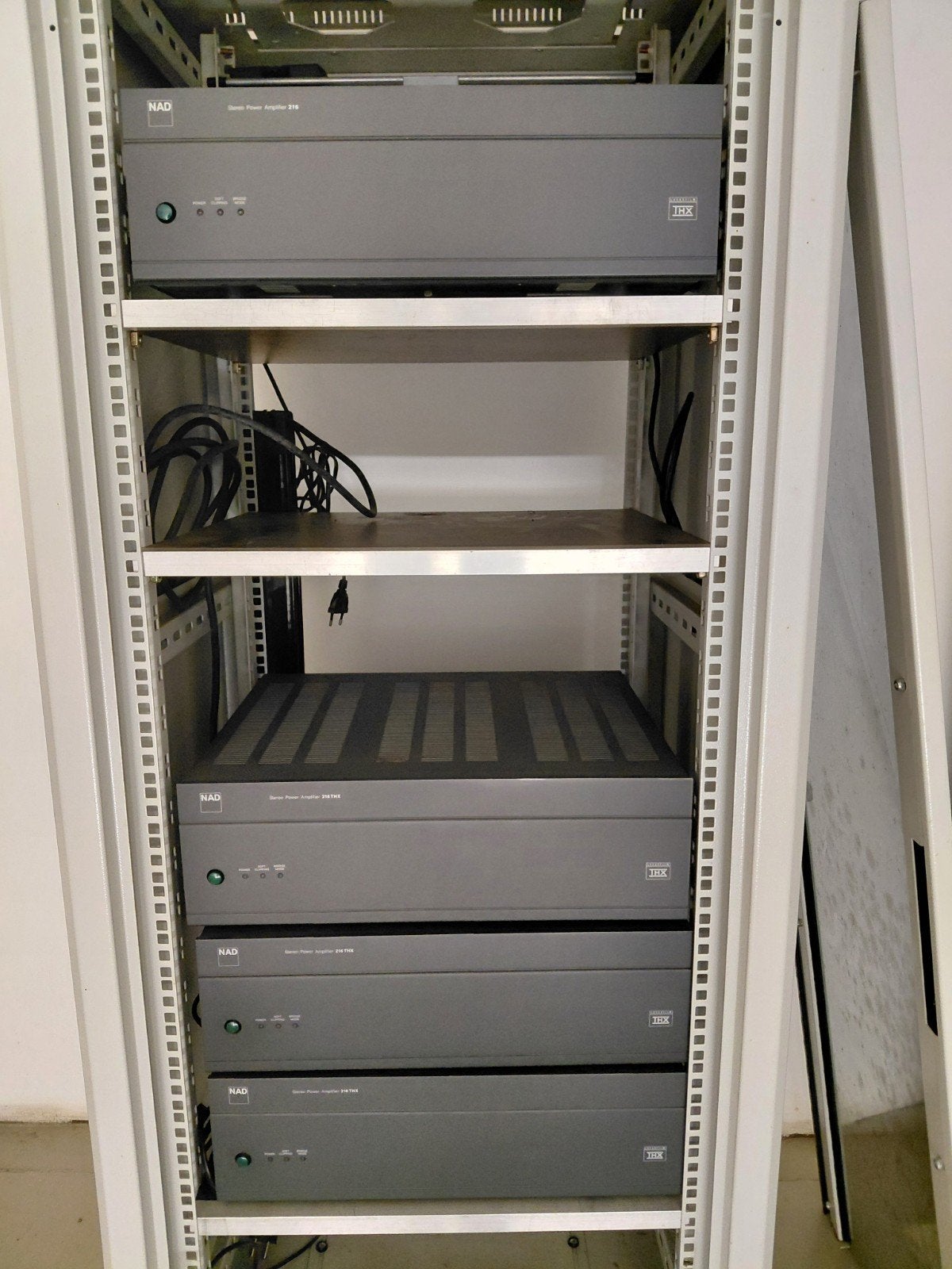 NAD stereo eindversterker 216 THX, Audio, Tv en Foto, Overige systemen, Zo goed als nieuw, 120 watt of meer, Ophalen