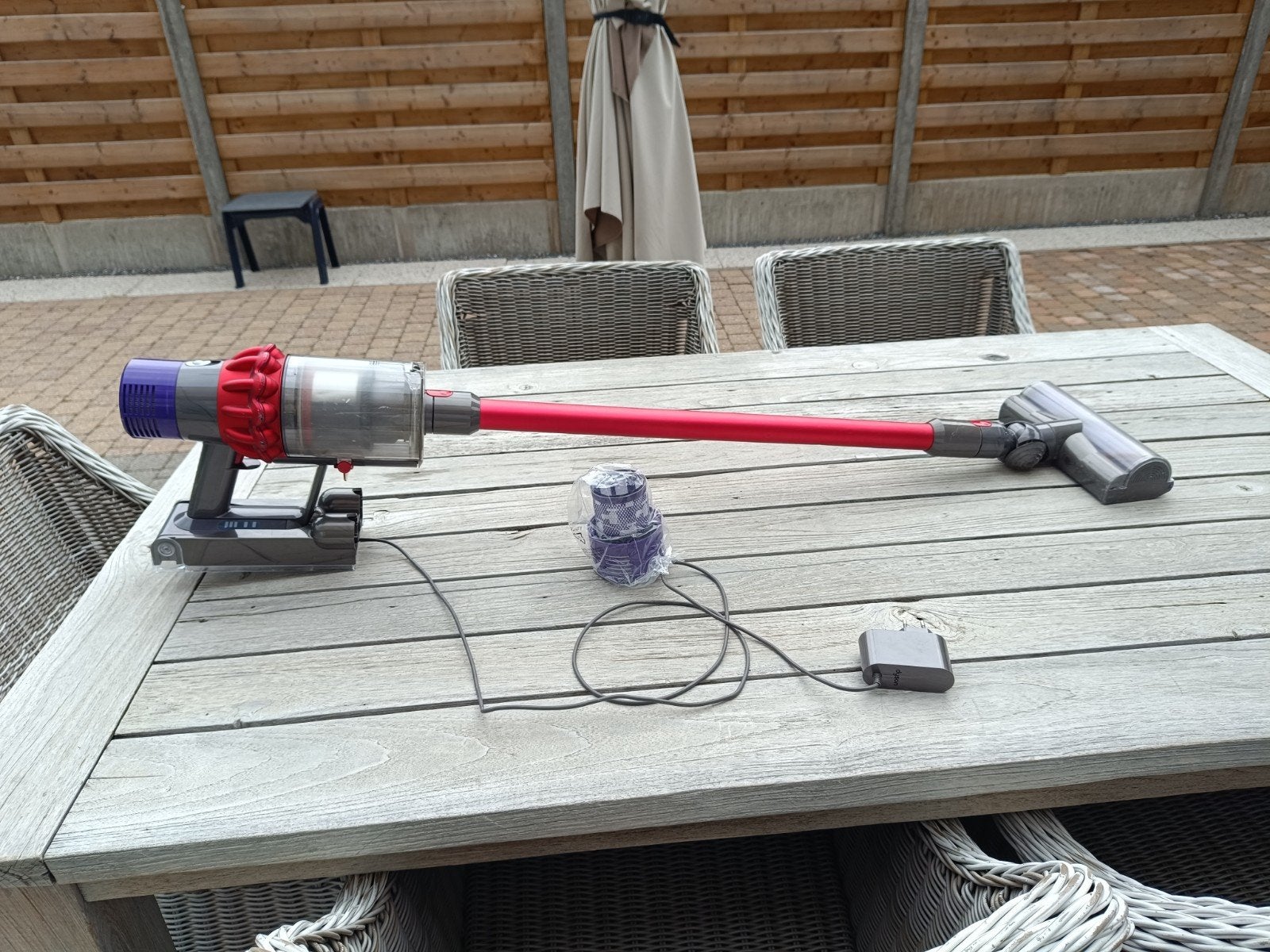 stofzuiger Dyson 12 valt steeds uit goed voor stukken, Elektronische apparatuur, Stofzuigers, Ophalen, Dyson