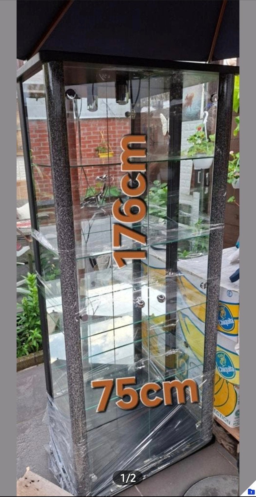 Glazen vitrinekast met spiegel, Huis en Inrichting, Kasten | Vitrinekasten, Ophalen
