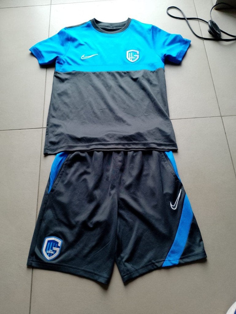 voetbaltenue Nike KRC racing genk 147/158, Enlèvement ou Envoi